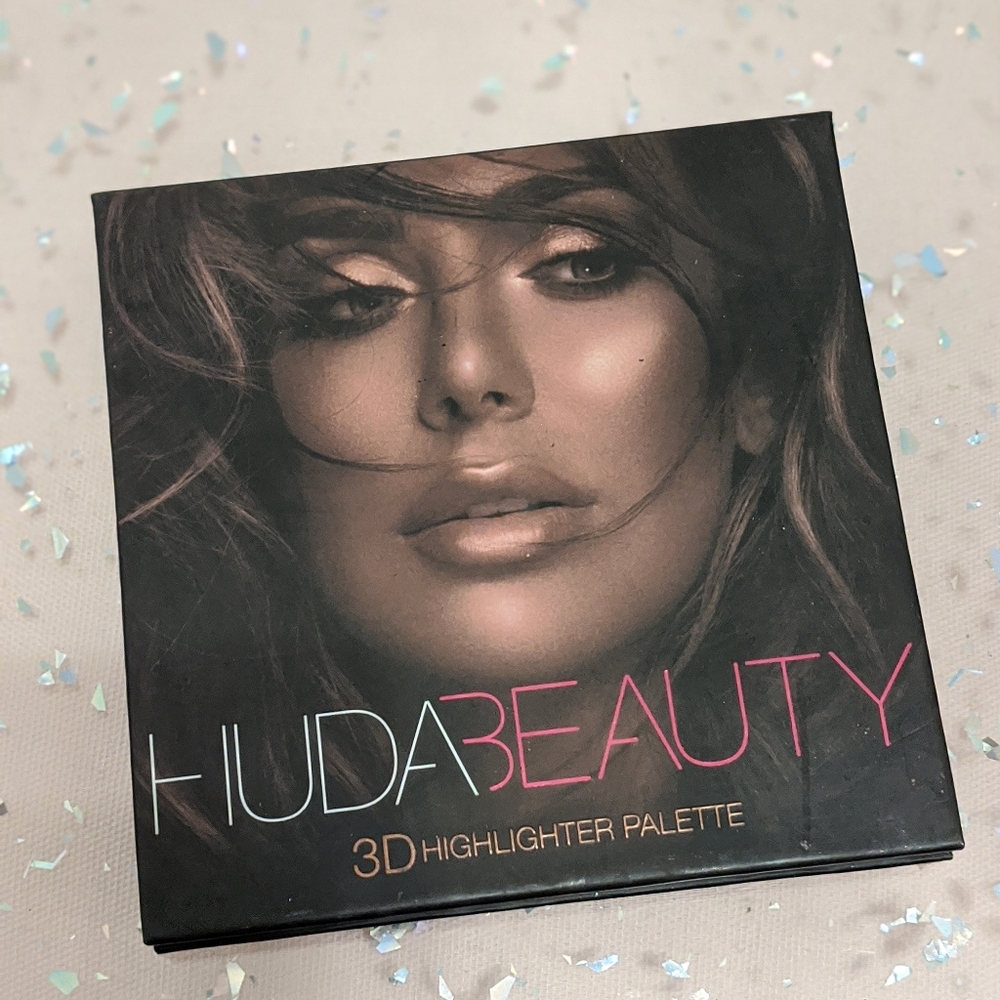 Huda beauty 3d highlighter palette bronze sands